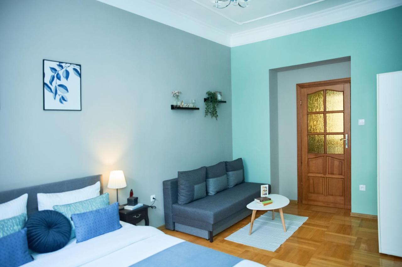 Cozy Apartment, 5Mins To Opera Leópolis Exterior foto